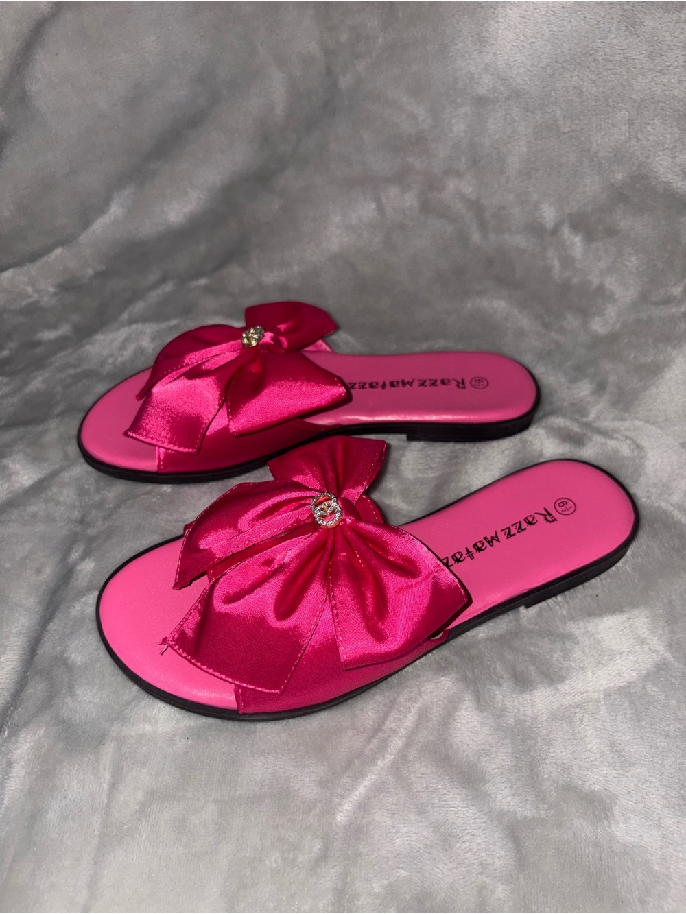 Women’s Hot Pink Bow Slide Sandals - Picture 5 of 7